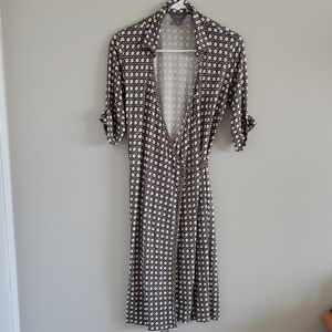 Ann Taylor Brow and Cream Geometric V-neck Midi Wrap Dress Sz 4P Coquette